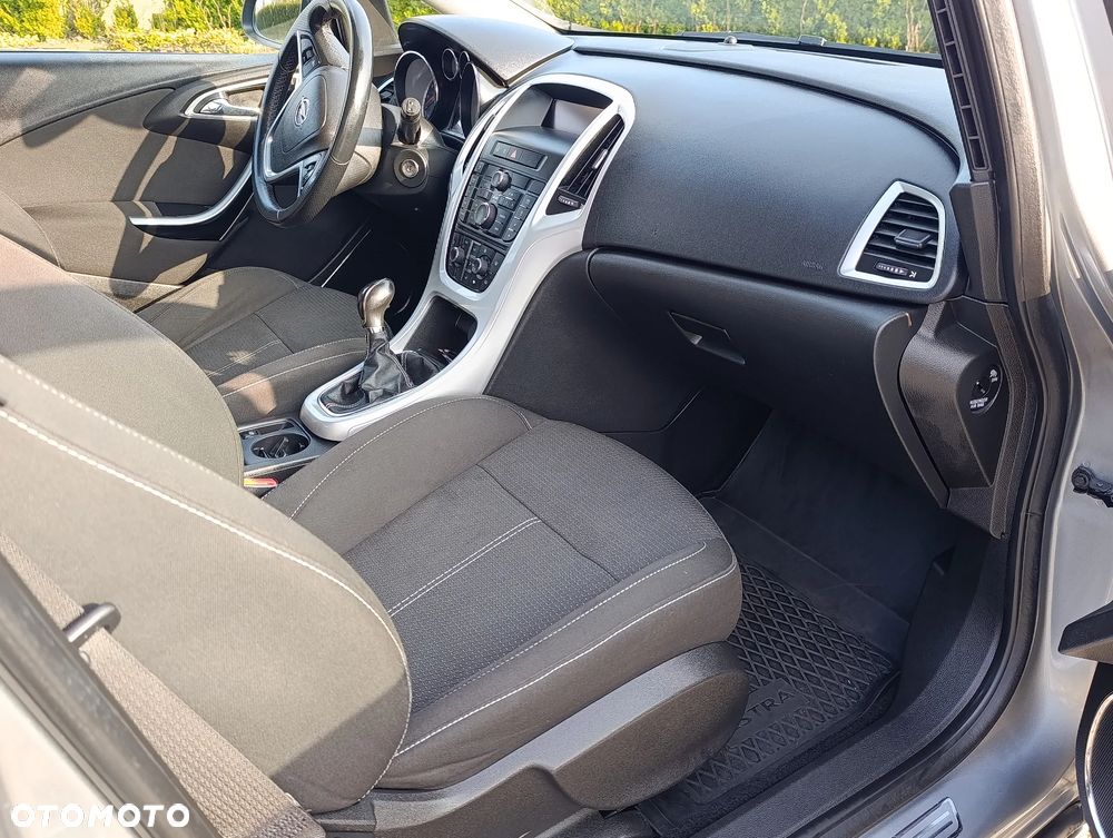 Opel Astra 1.4 Turbo Design Edition - 9