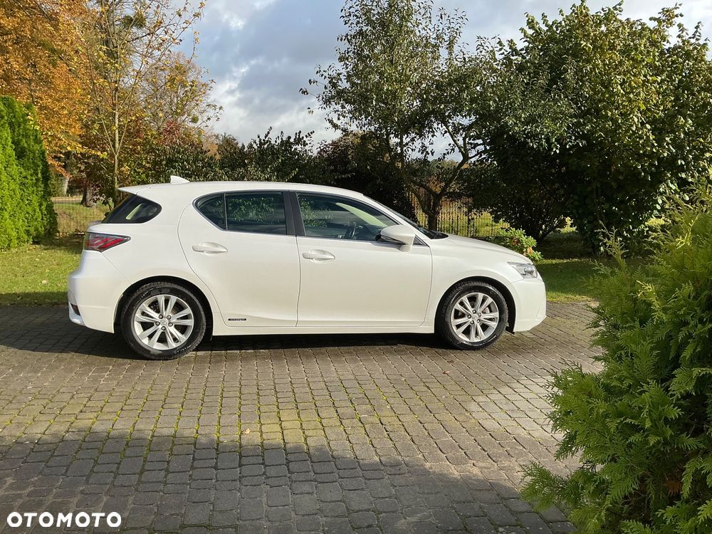 Lexus CT - 10