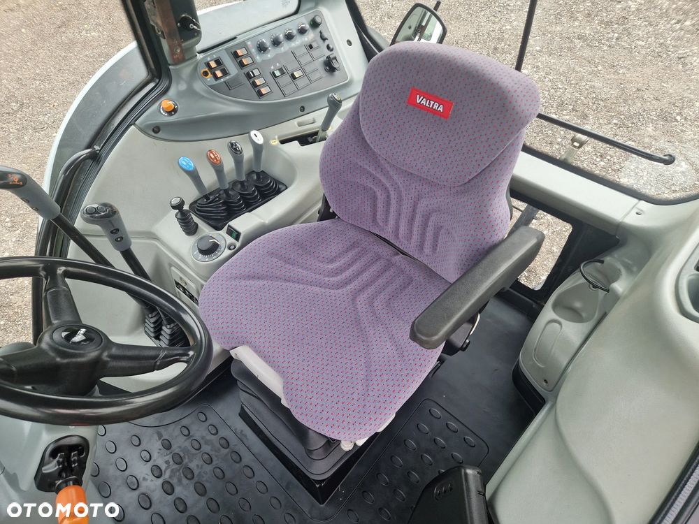 Valtra T131 HiTech - 17