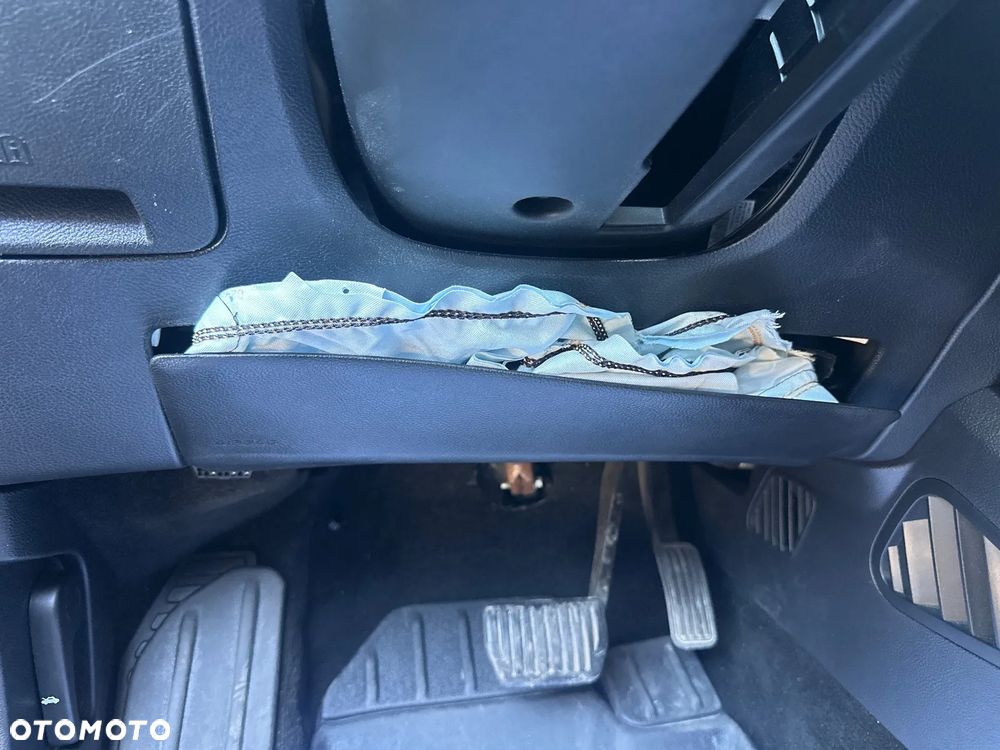 Ford S-Max - 11