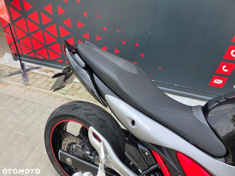 Suzuki Gladius - 23