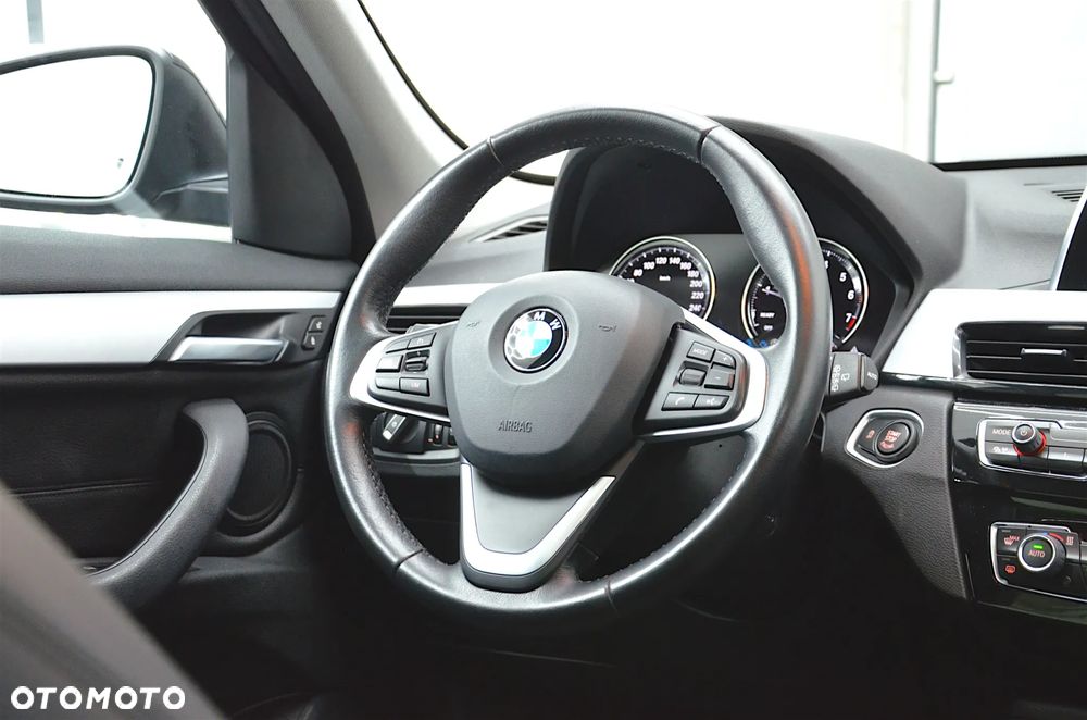 BMW X1 sDrive18i Advantage - 22