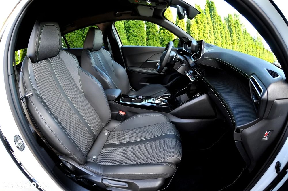 Peugeot 2008 1.5 BlueHDi GT Line S&S EAT8 - 18