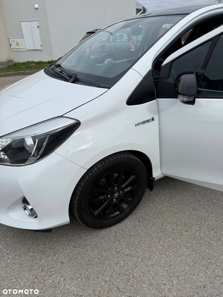 Toyota Yaris Hybrid 100 Sol - 10
