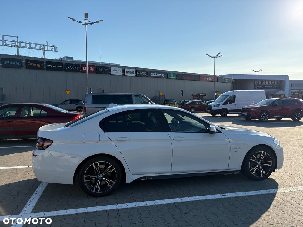BMW Seria 5 525d xDrive - 6