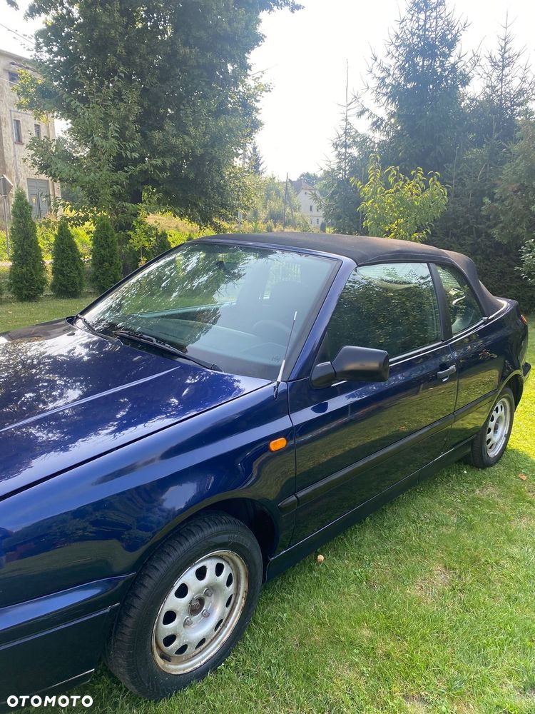 Volkswagen Golf - 2