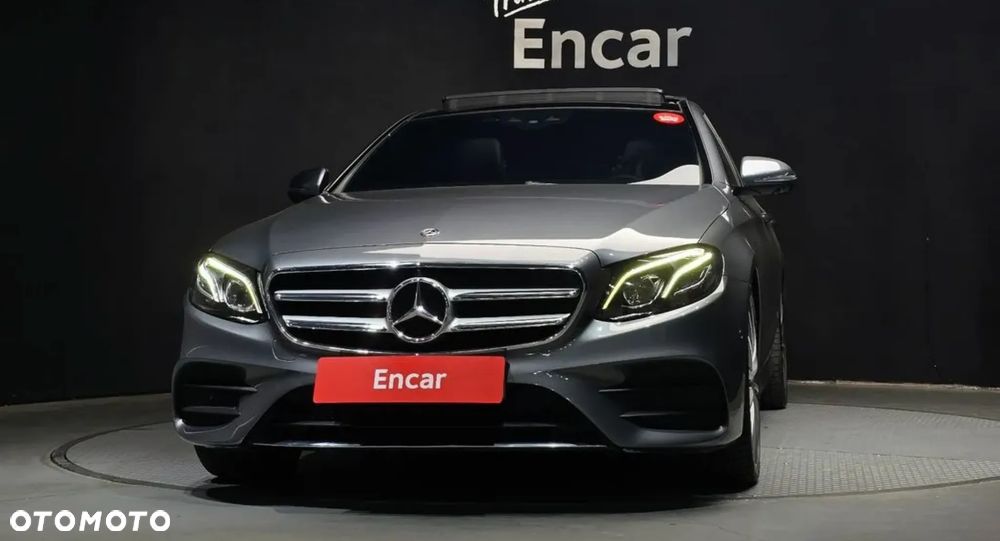 Mercedes-Benz Klasa E 300 9G-TRONIC AMG Line - 4