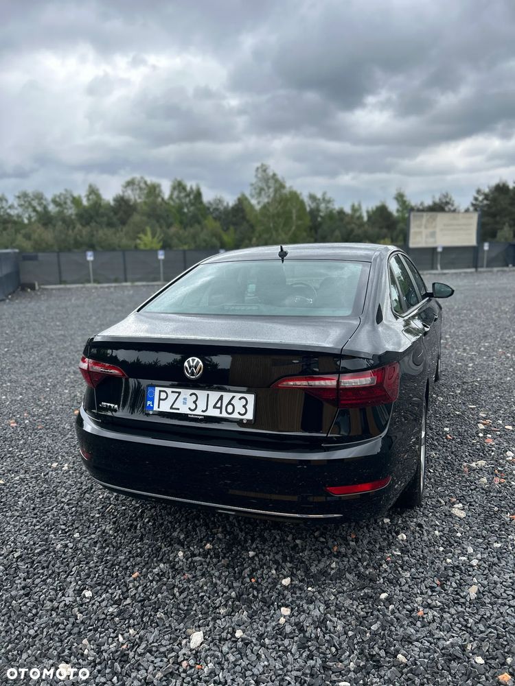 Volkswagen Jetta - 3