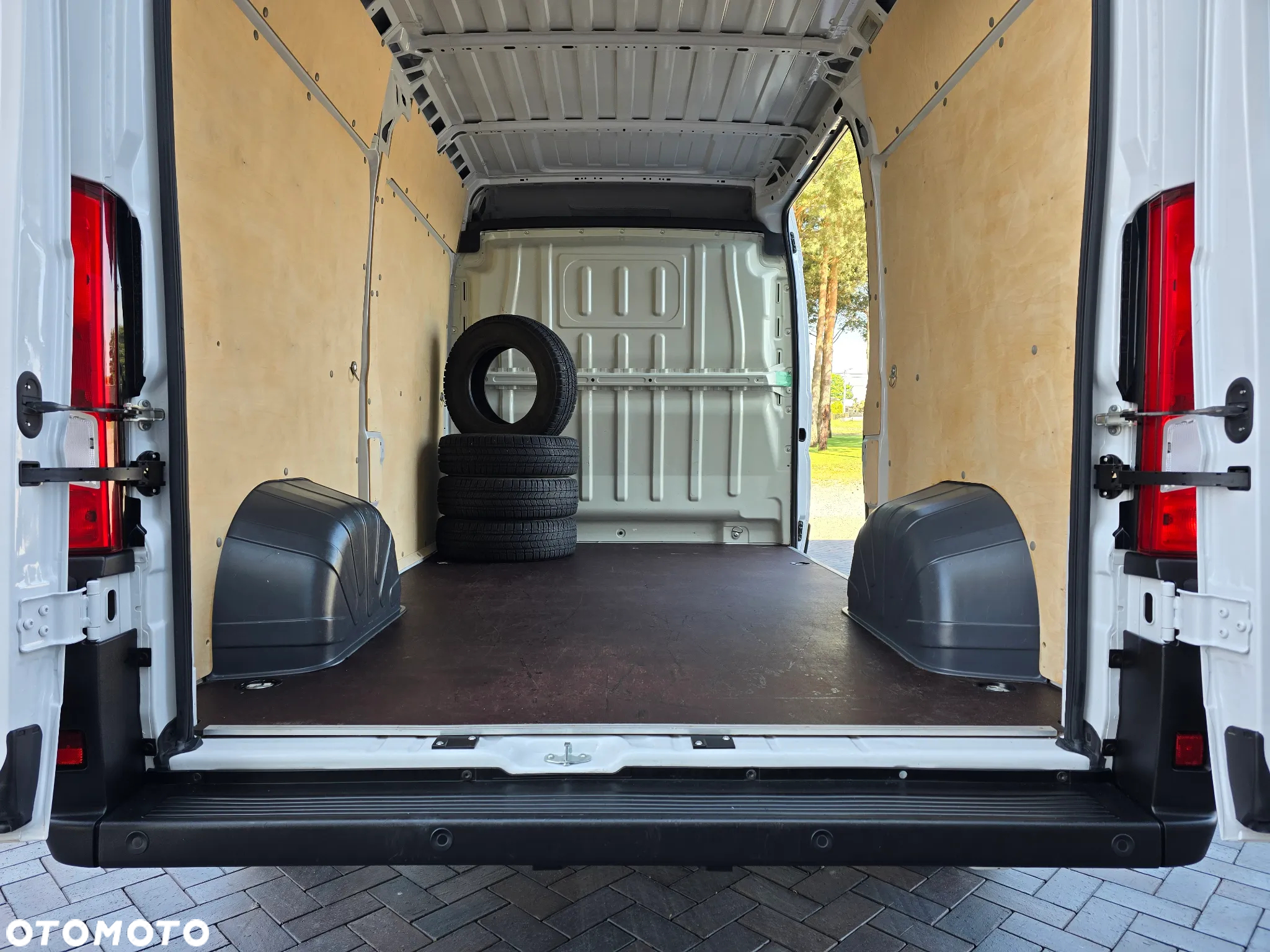 Fiat DUCATO L2H2 SILNIK IVECO 2,3 120KM 22 Tyś km SERWIS ASO FIAT DO OSTATNIEGO Km SALON PL STAN NOWY NOWY NOWY ŁADOWNOŚC 1235Kg KLIMA ELEKTRYKA CZUJNIKI COFANIA - 21