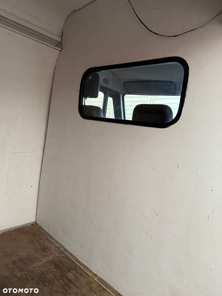 Mercedes-Benz 410 - 3