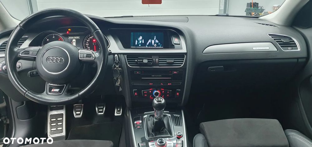 Audi A4 Avant 2.0 TDI DPF quattro S line Sportpaket - 17