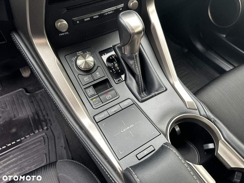 Lexus NX 300h Business Edition AWD - 15