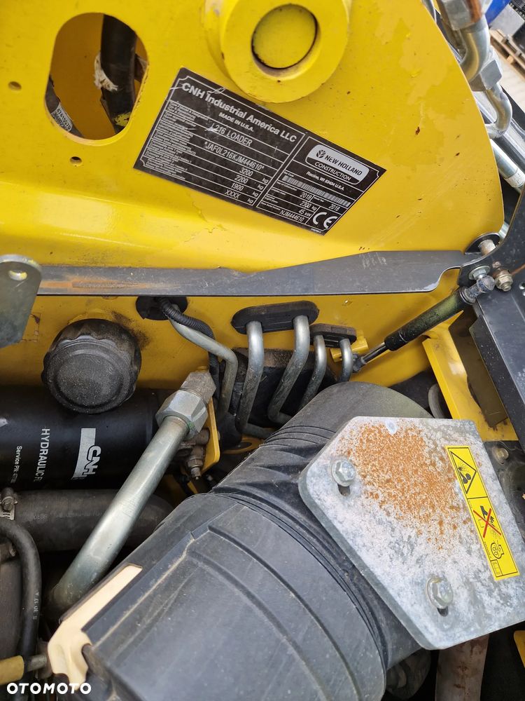 New Holland L216 - 6