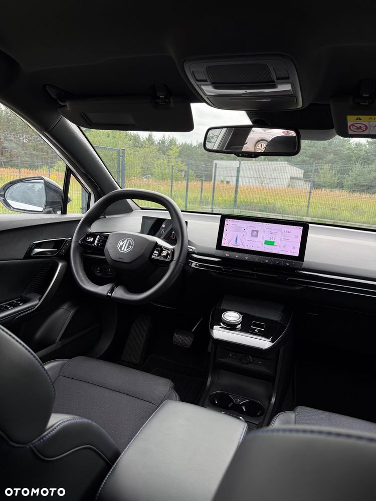 MG 4 Luxury 64 kWh - 8