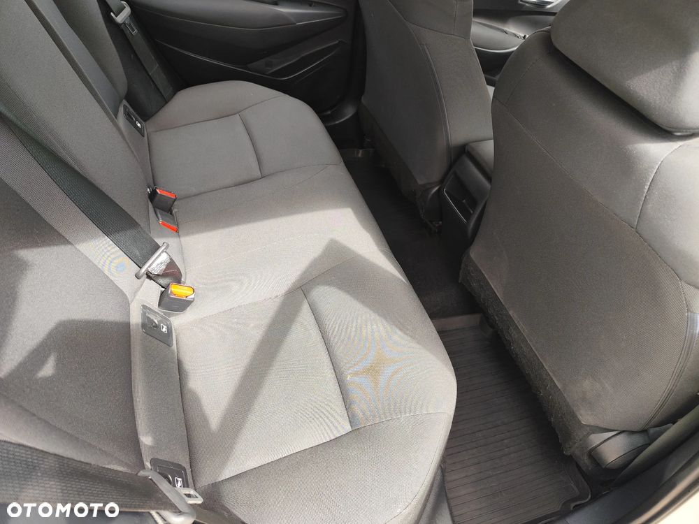 Toyota Corolla 1.6 Active - 19