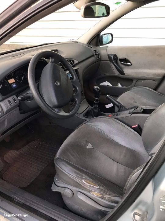 Renault Laguna II 1.9 DCi 2003 - Para Peças - 4