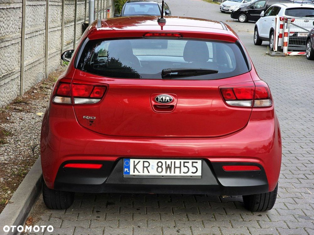 Kia Rio - 8
