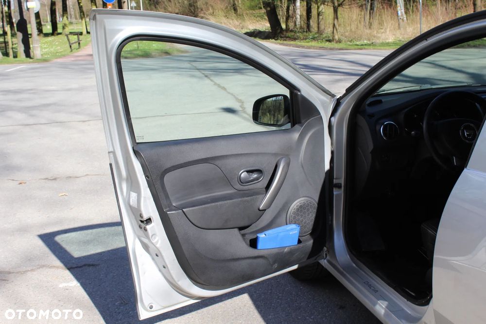 Dacia Logan 1.2 16V Ambiance - 11
