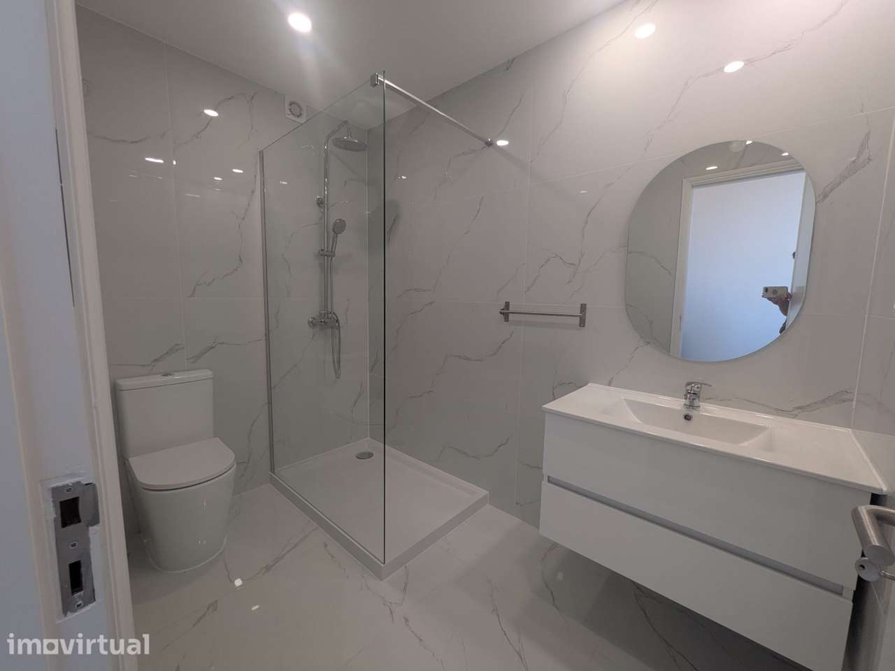 Duplex T1 Rua Soares dos Reis - Grande imagem: 5/10