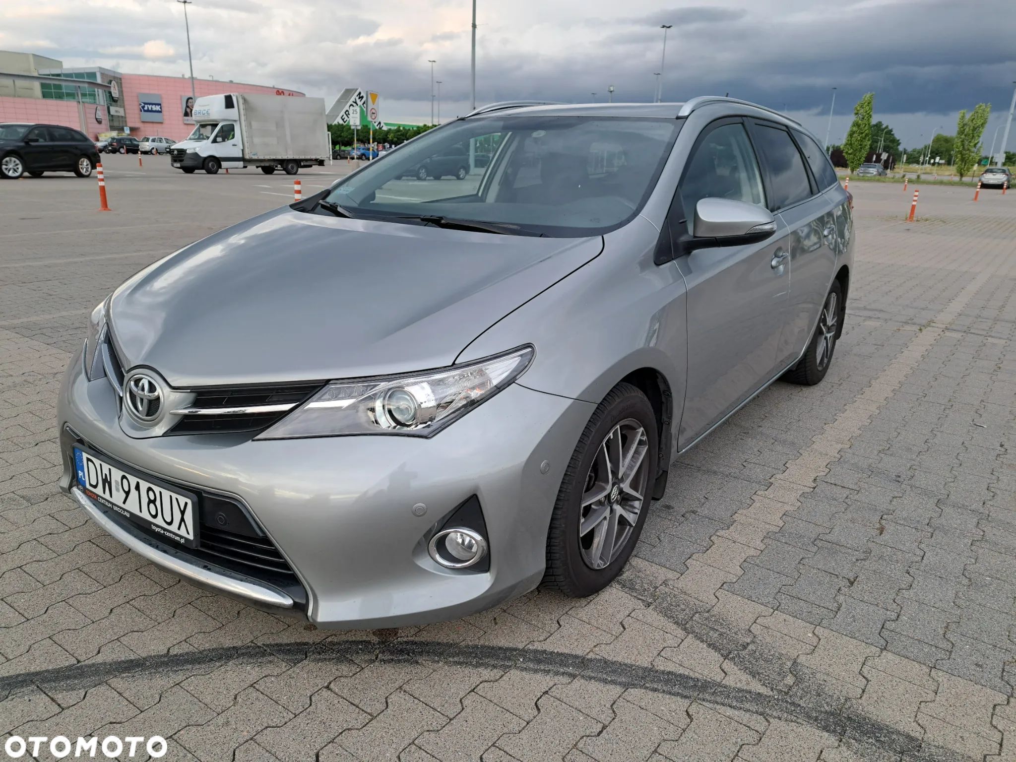 Toyota Auris 1.6 Premium + - 1