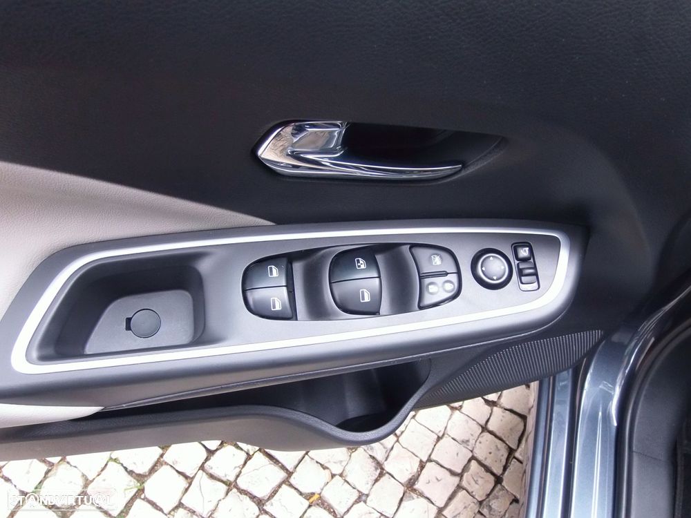 Nissan Micra 0.9 IG-T Tekna Dark Sound S/S - 16