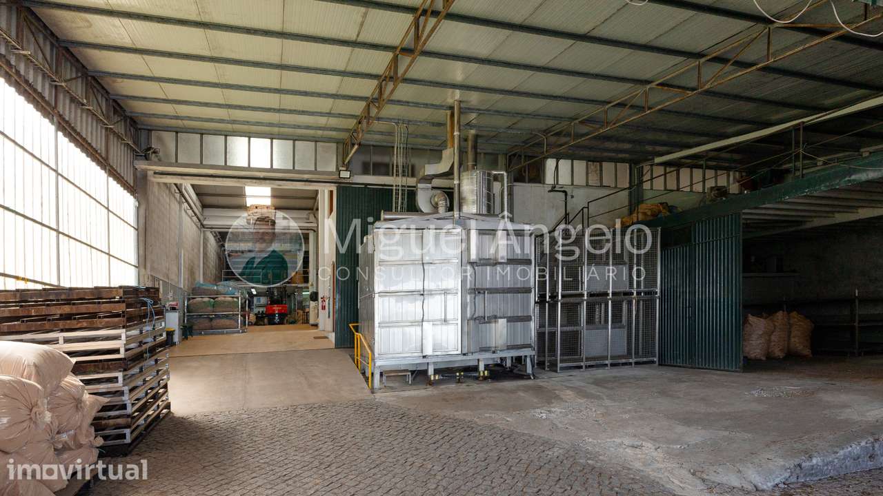 Armazém Industrial com Escritórios | Paços de Brandão - Grande imagem: 5/6