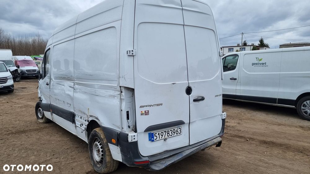 Mercedes-Benz Sprinter - 7