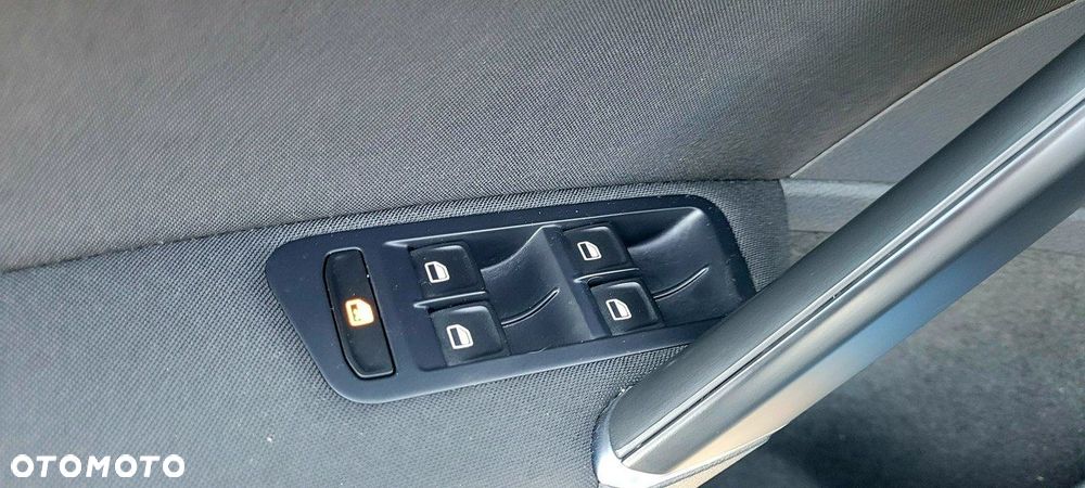 Volkswagen Golf 1.6 TDI BlueMotion Technology Lounge - 23