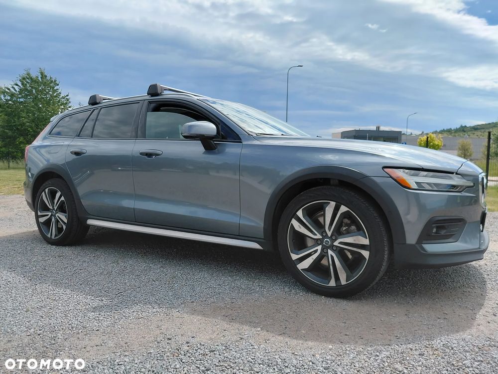Volvo V60 Cross Country B5 B AWD Plus - 1