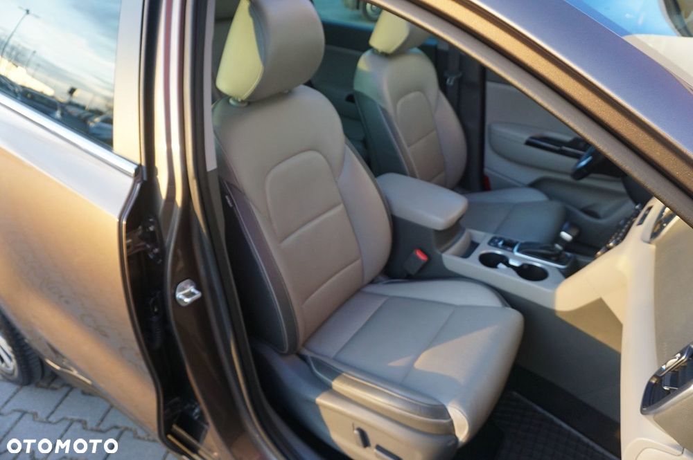 Kia Sportage 2,0 CRDI AWD Platinum - 25