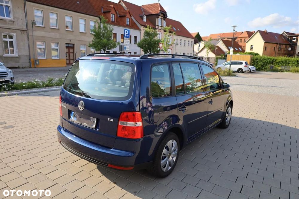 Volkswagen Touran 1.9 TDI Conceptline - 4