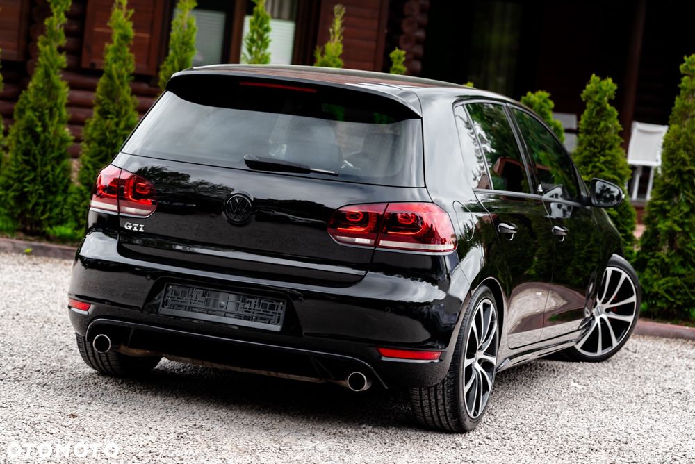 Volkswagen Golf 2.0 GTI adidas - 8