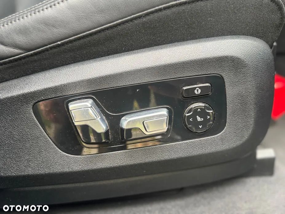 BMW X7 M50i sport - 12