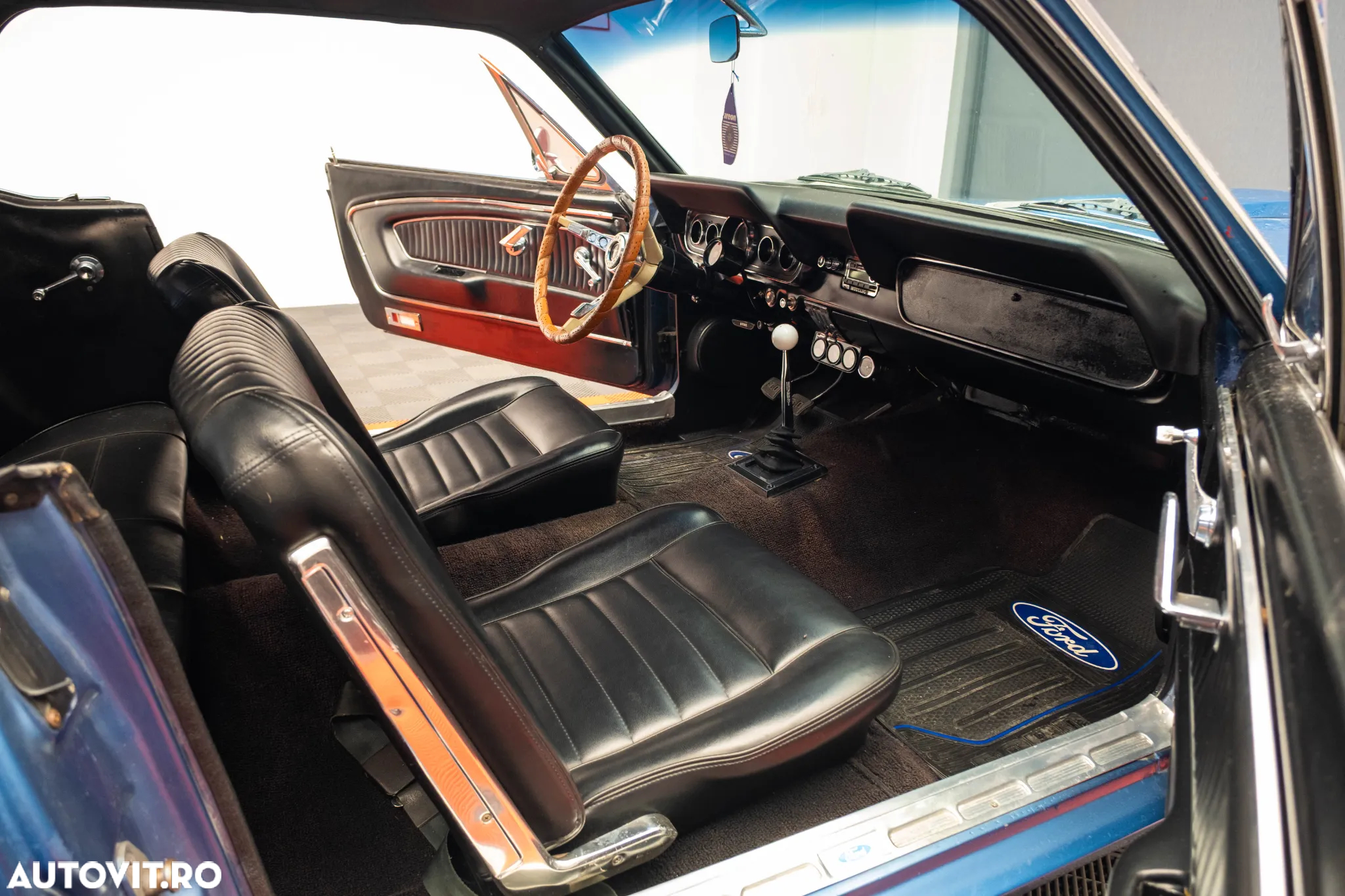 Ford Mustang - 24