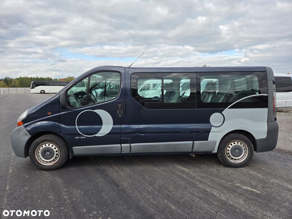 Renault Trafic 2003 photo 2