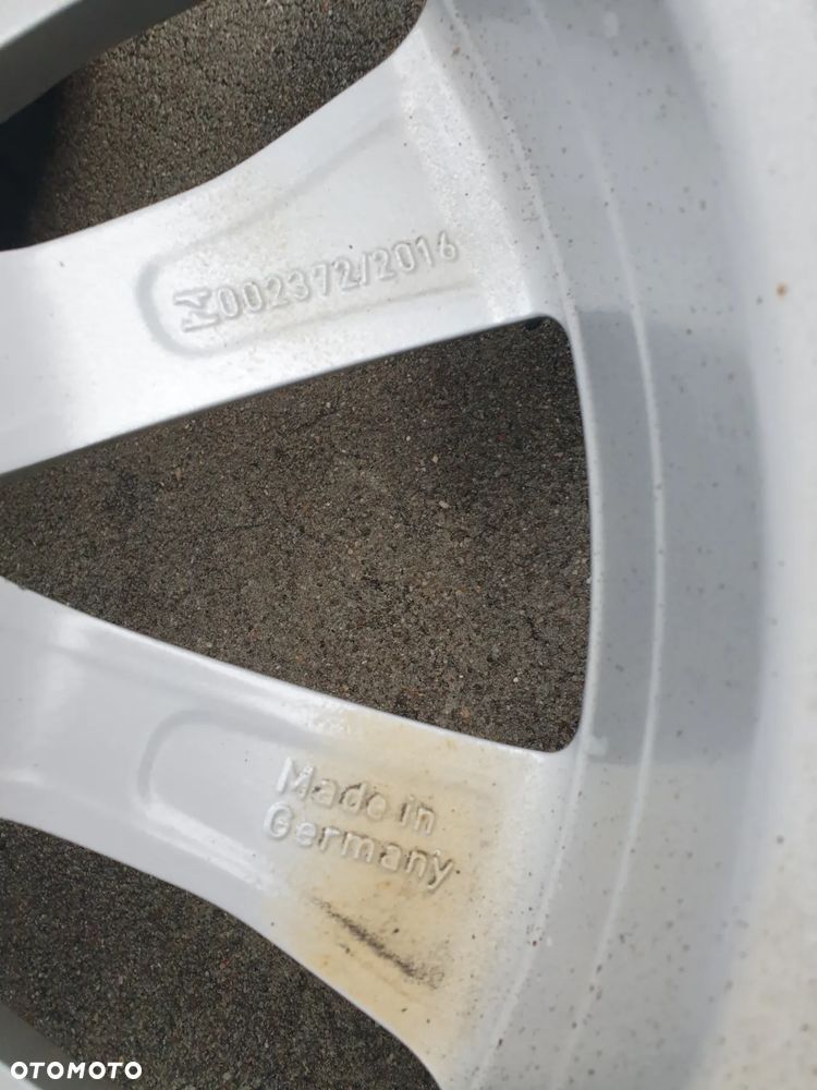 Felga Aluminiowa sztuka Mercedes C-Klasa W205 R17 A2054018000 Stan bdb 7Jx17 ET 48,5 5x112 - 8