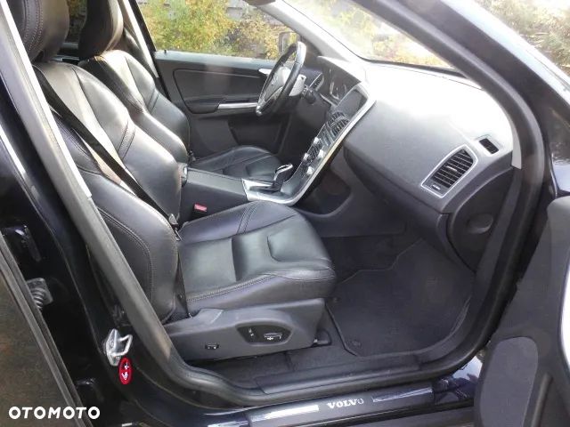 Volvo XC 60 T6 AWD Drive-E Momentum - 5