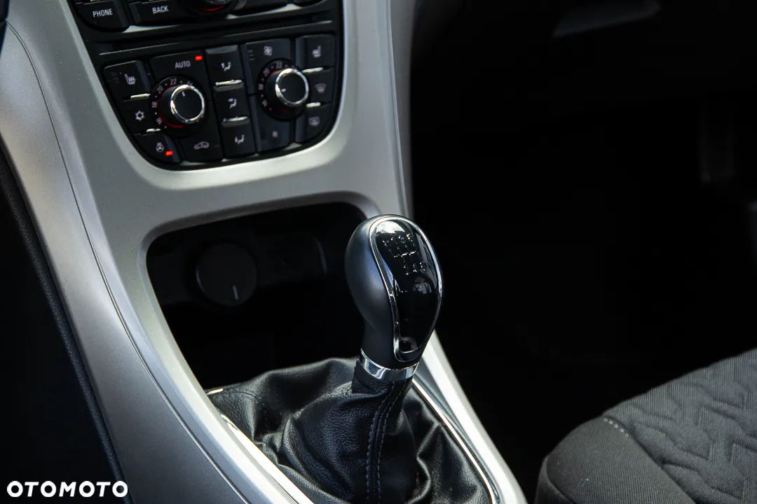 Opel Astra 1.4 Turbo Style - 32