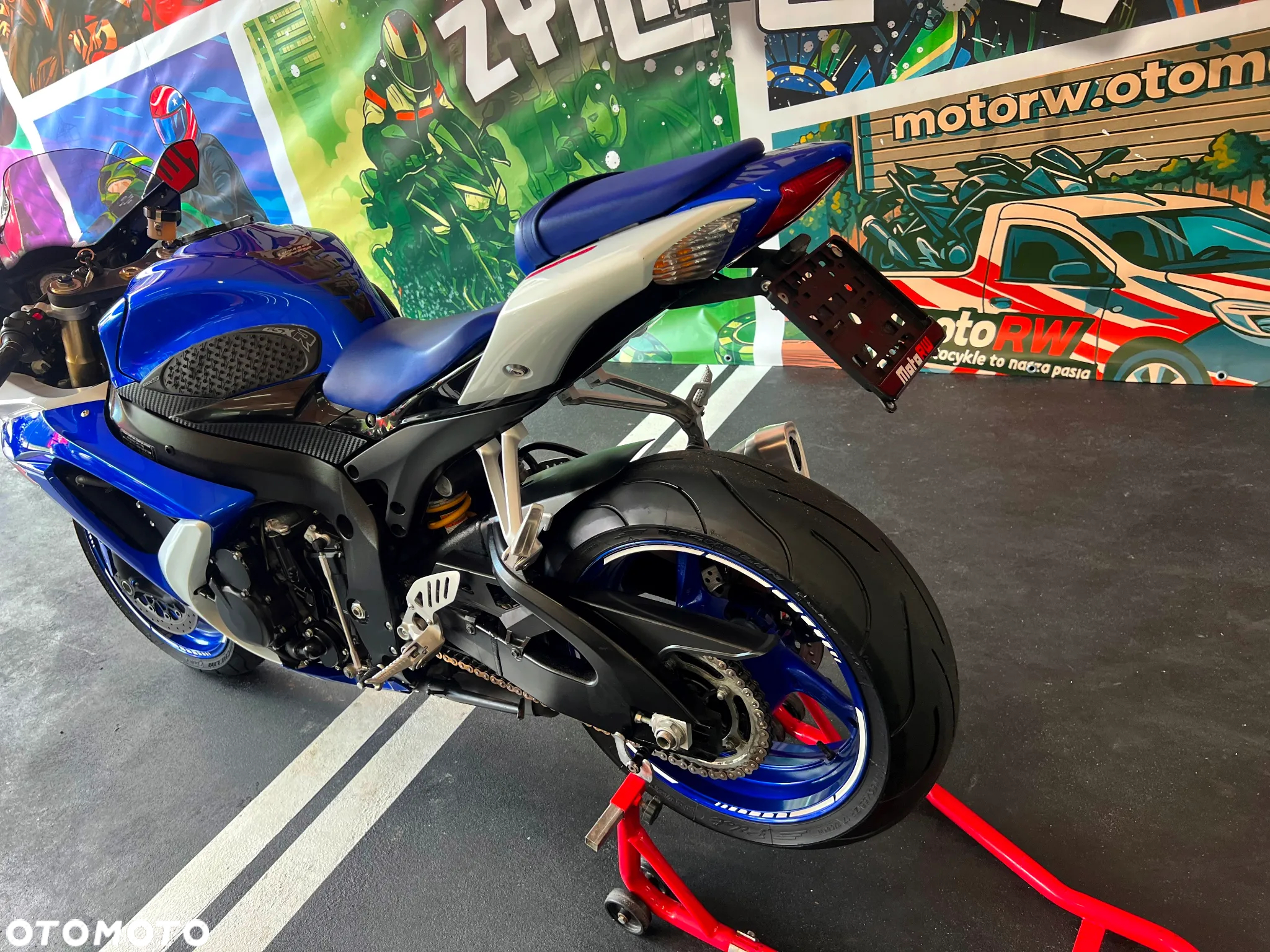 Suzuki GSX-R - 15