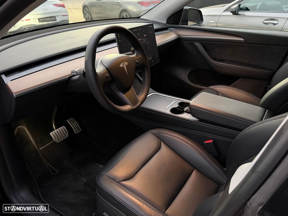 Tesla Model Y Performance Dual Motor AWD - 9