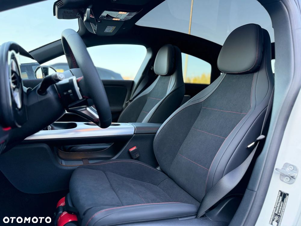 Mercedes-Benz CLA 220 4Matic - 22