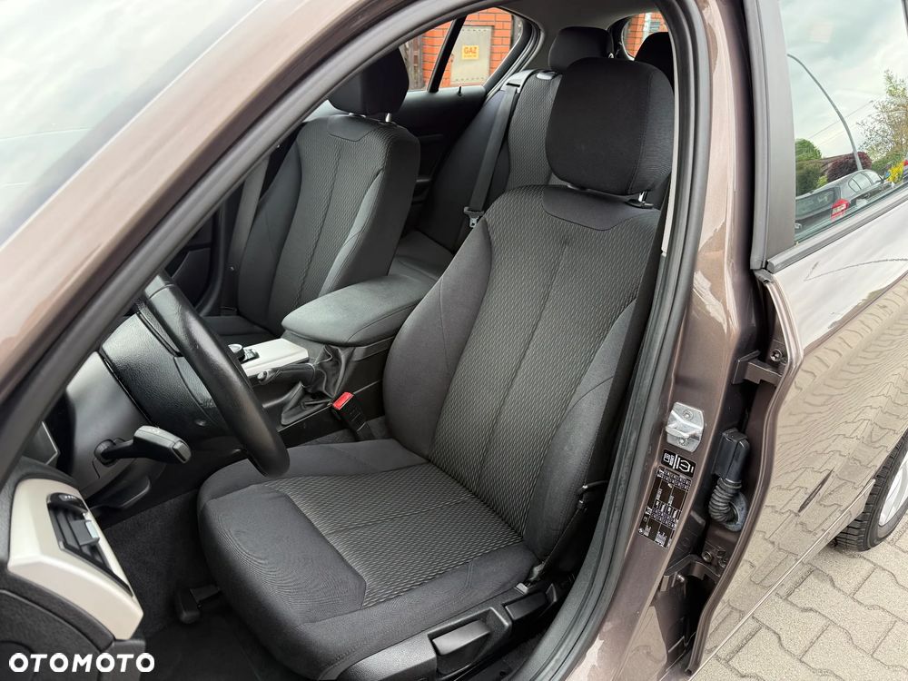 BMW Seria 1 120d - 31