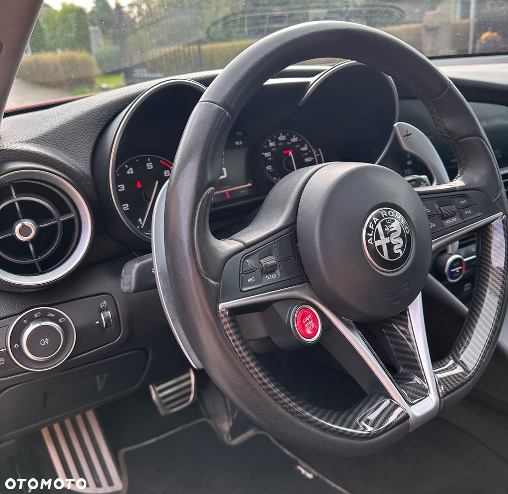 Alfa Romeo Giulia 2.0 Turbo 16V AT8 Veloce - 11