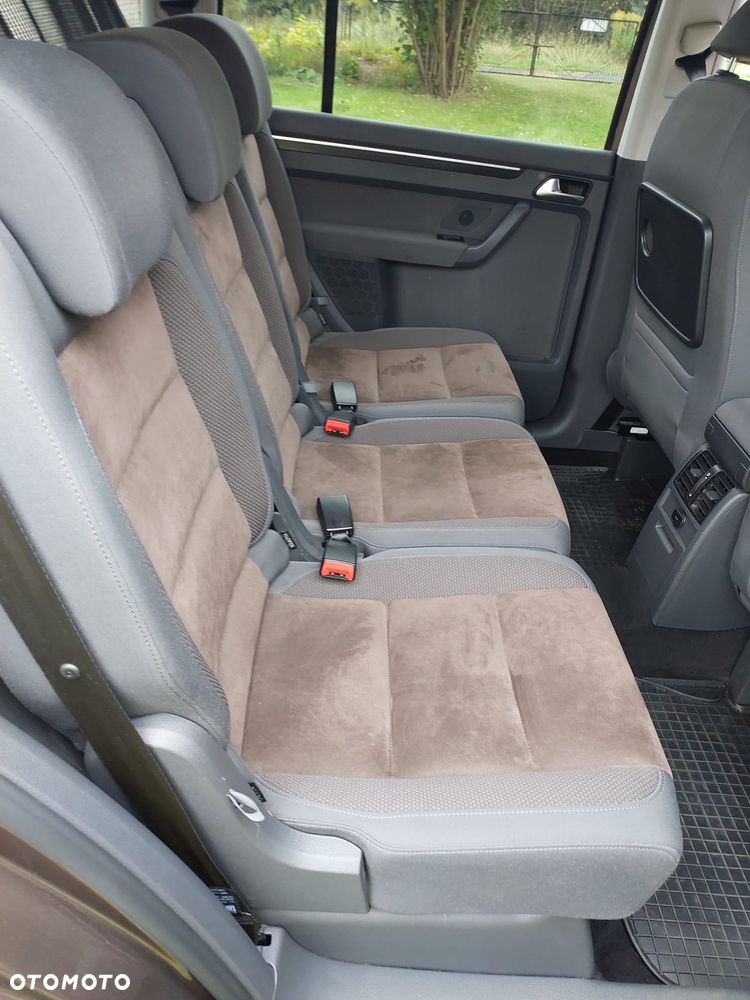 Volkswagen Touran 2.0 TDI DPF Highline - 5