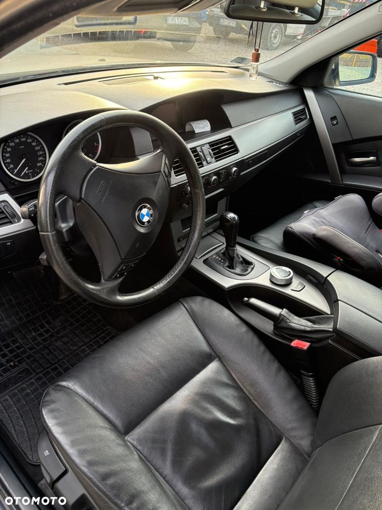 BMW Seria 5 525d - 8