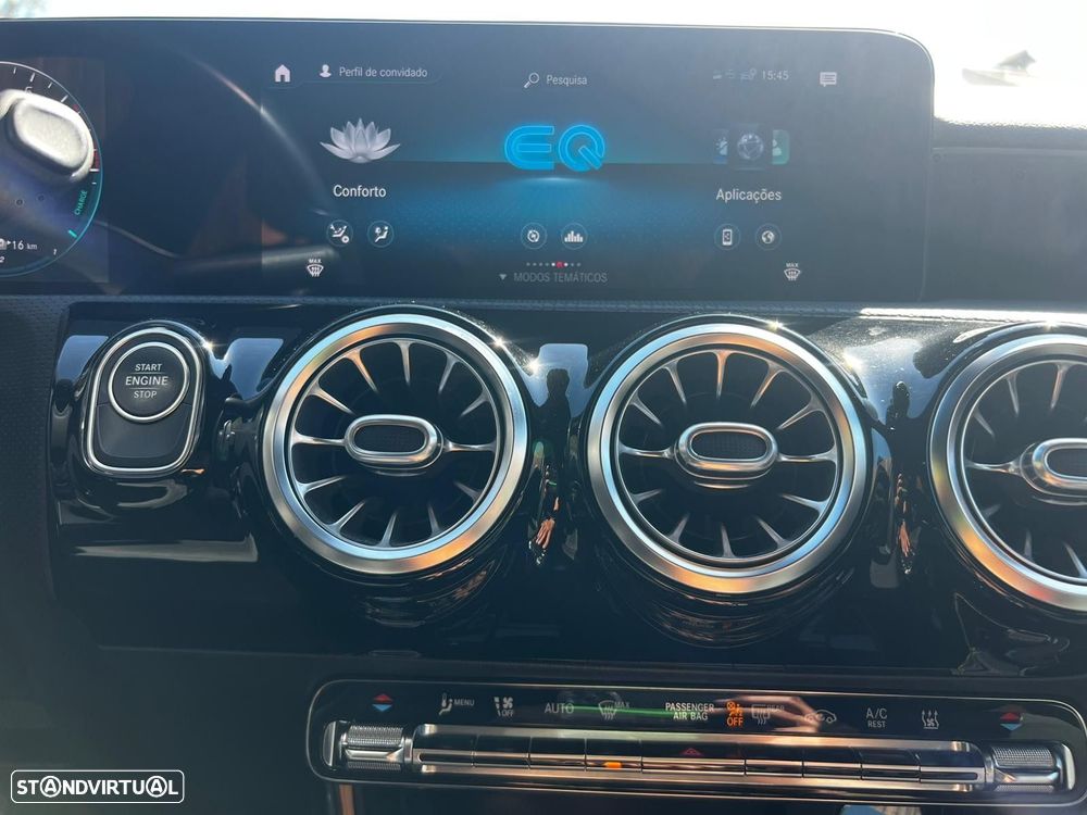 Mercedes-Benz A 250 Limousine e AMG Line - 30