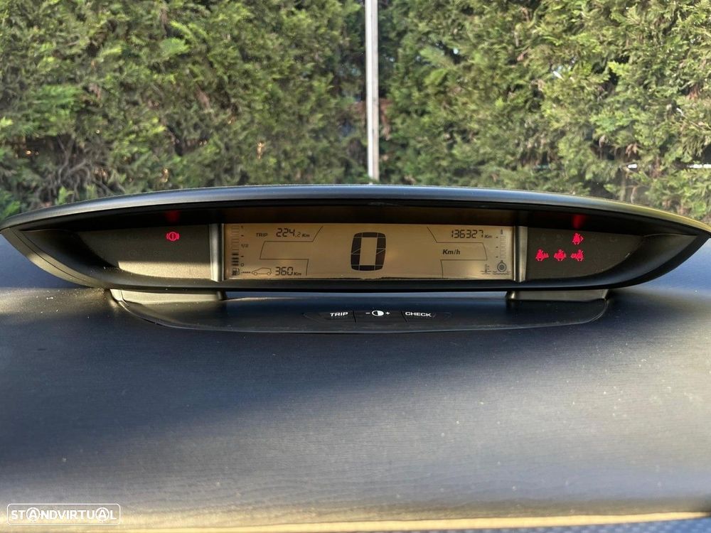 Citroën C4 1.6 HDi 110 VTR Pack - 9