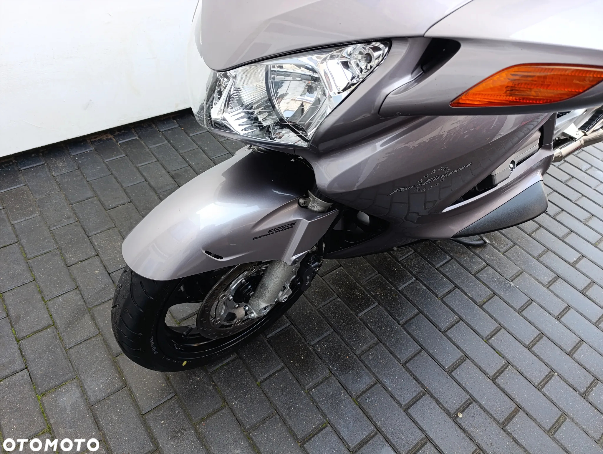 Honda ST - 9
