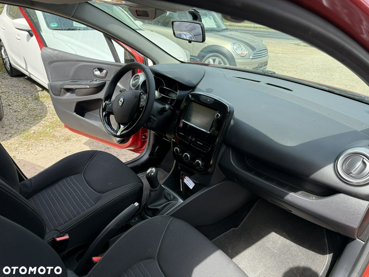 Renault Clio - 16