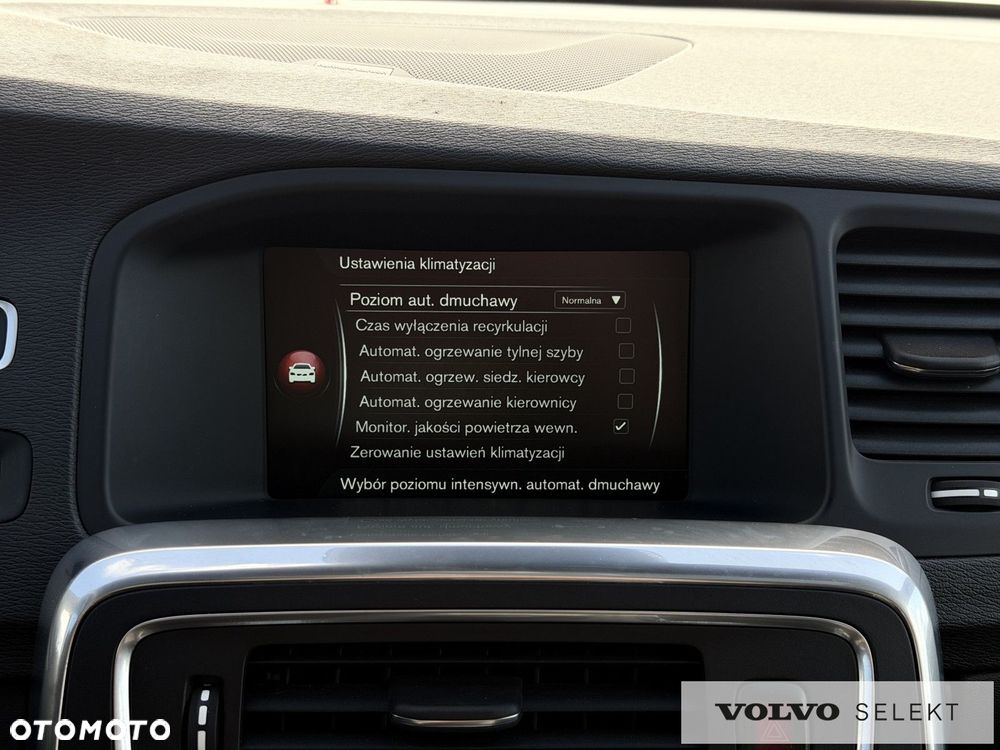 Volvo V60 Cross Country - 31